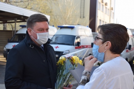 Александр Афанасьев поздравил с профессиональным праздником работников скорой помощи 