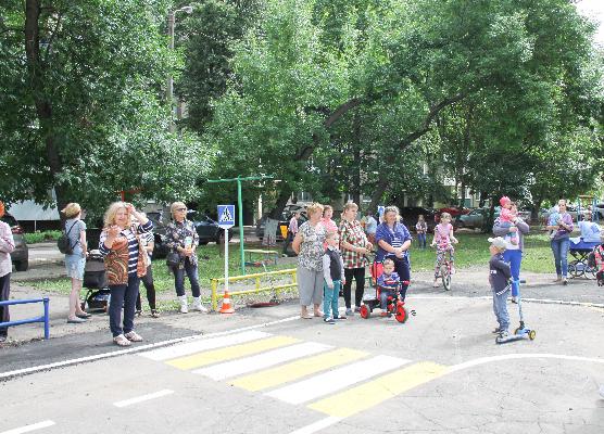 В Липецке появился первый дворовый детский автогородок
