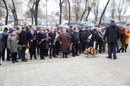 Борис Понаморев почтил память ликвидаторов Чернобыльской аварии 