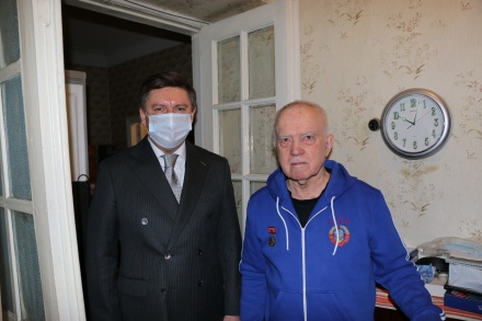 Александр Афанасьев поздравил с 90-летием Почетного гражданина Липецка Кима Маркова