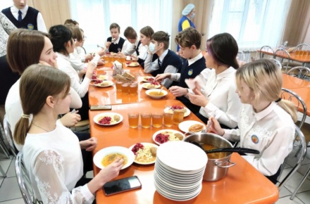 Липецкие школьники могут оценивать качество обеда с помощью QR-кода