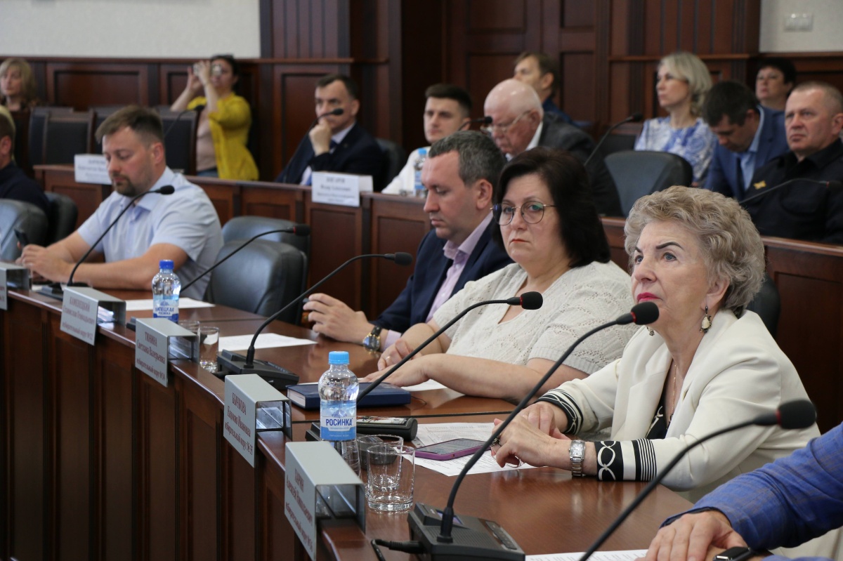 Депутаты согласились передать в федеральную собственность здание прокуратуры в Левобережье