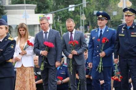 Депутаты горсовета почтили память павших в Великой Отечественной войне