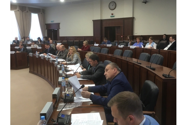 Липецкие депутаты рекомендовали принять проект Бюджета-2018 года в первом чтении