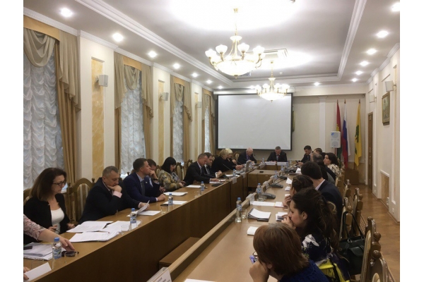 Депутаты горсовета «поделили» транспорт