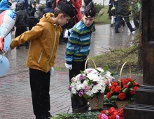 В честь Дня космонавтики юные липчане запустили в небо воздушные шары