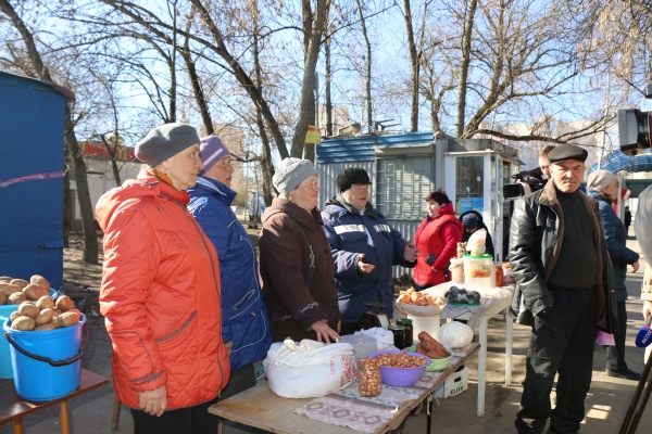 Депутаты горсовета разбирались в стихийной торговле