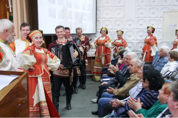 Завершение празднования Дня соседей в Липецке отметили народными песнями