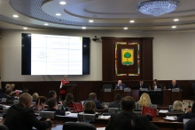 Доклад о деятельности департамента ЖКХ на сессии вызвал у депутатов больше всего вопросов
