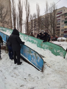 "Снести нельзя оставить": в Липецке решают что делать с "народной" горкой на улице Неделина