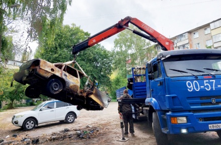 Ещё три разукомплектованных машины вывезли из дворов Липецка
