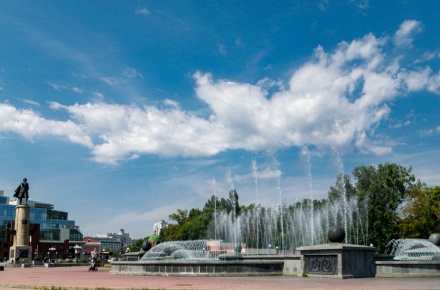 Работу фонтана на площади Петра Великого приостановят на время проведения обследования