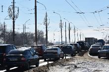 Движение личного транспорта по Петровскому мосту не будет запрещено