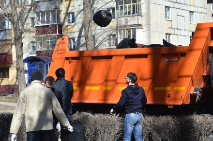 За время субботника из города вывезено 2,5 тысячи кубометров мусора