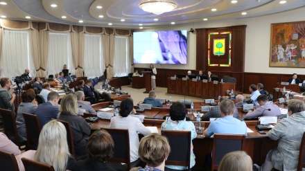 Глава Липецка Евгения Уваркина отчиталась перед депутатами о работе в 2022 году