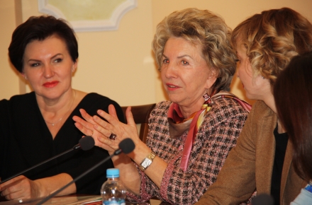 Члены «Клуба идейных женщин» встретились с руководителями города и региона