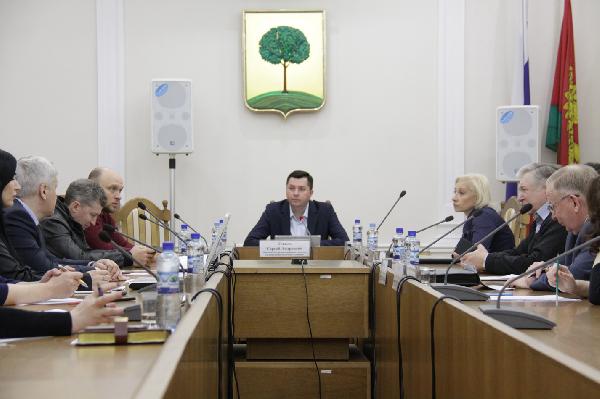 Депутаты горсовета призвали  администрацию города тщательнее готовится к публичным слушаниям