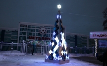 Уникальная елка и «Тоннель желаний» - в Липецке завершается монтаж новогодней иллюминации