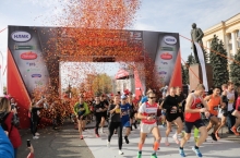Забег сказочных героев, демонстрация воли к победе и спортивного поведения - в Липецке прошел первый марафон