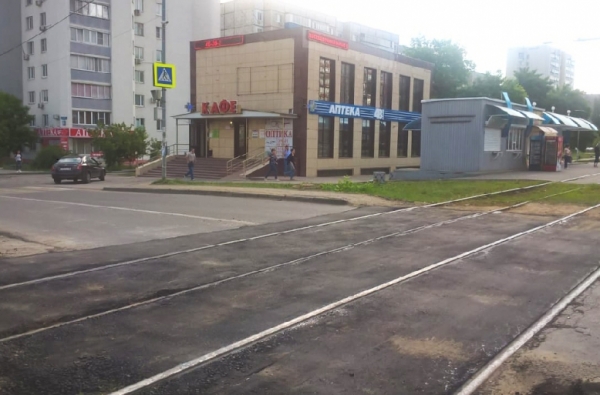 На улицах Меркулова и Стаханова починили проезд через рельсы